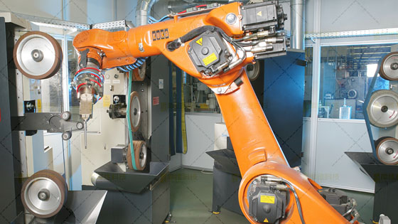 打磨<a href='http://www.topsms.com.cn' target='_blank'><u>機器人工作站</u></a>2